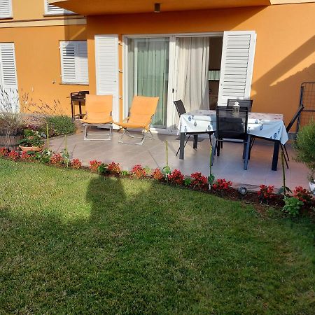 Apartment Lorenzo Pomer Exterior photo